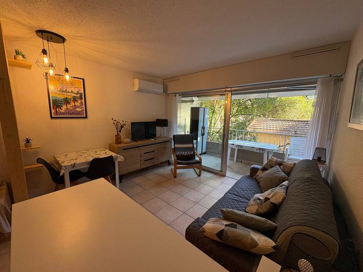 Gîte pour 3 personnes, avec balcon dans Plage Veillat Saint Raphael - 3