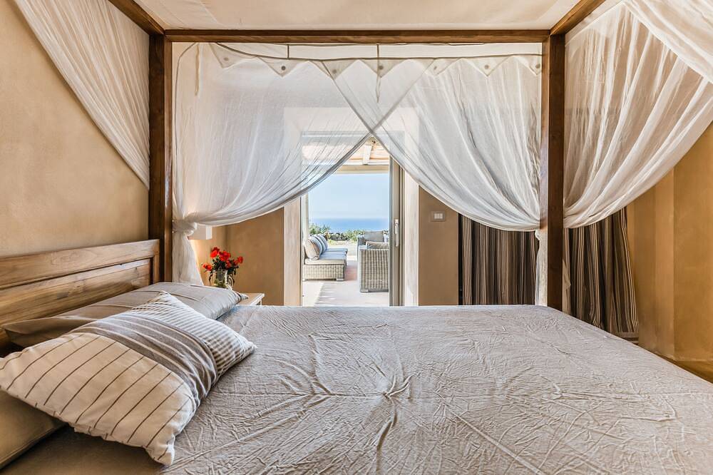 New structure with 3 dammusi, infinity pool and breathtaking sea view in Penna, Trapani Province