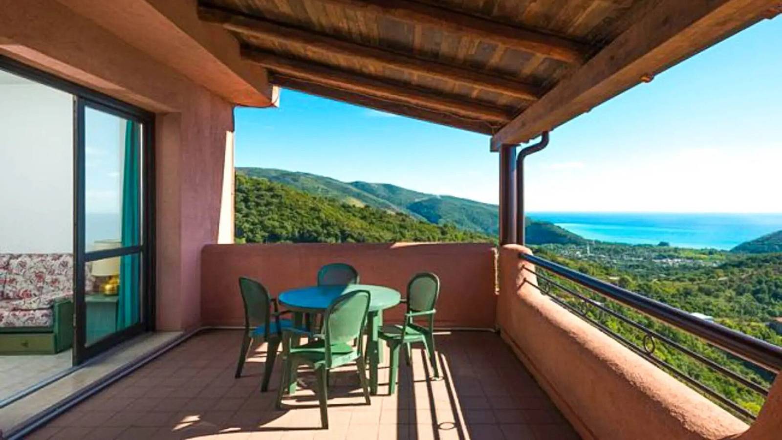 Entire apartment, P.R. Club Bilocale Faro 28 with Sea View, Private Terrace and Air Conditioning in Centola, Cilento
