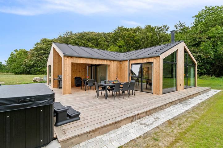 Ferienhaus mit Meerblick für 8 Personen, mit Terrasse und Whirlpool auf Bornholm - 4