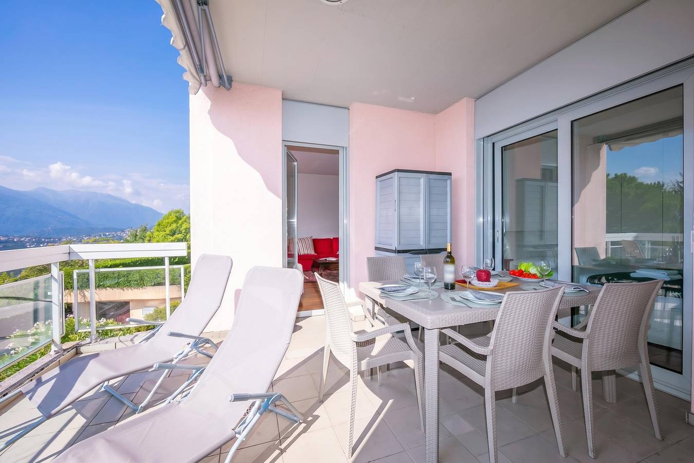 Apartamento entero, La Maison du Bonheur with Shared Pool & Sauna in Lugano, Lago de Lugano
