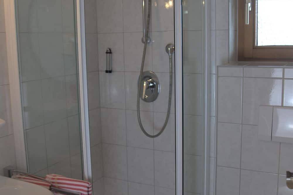 Ganze Wohnung, \"Nr.3\" Fewo/1 Schlafraum/Dusche, Wc - Kir Royal, Ferienwohnungen in Krün, Bayerische Alpen