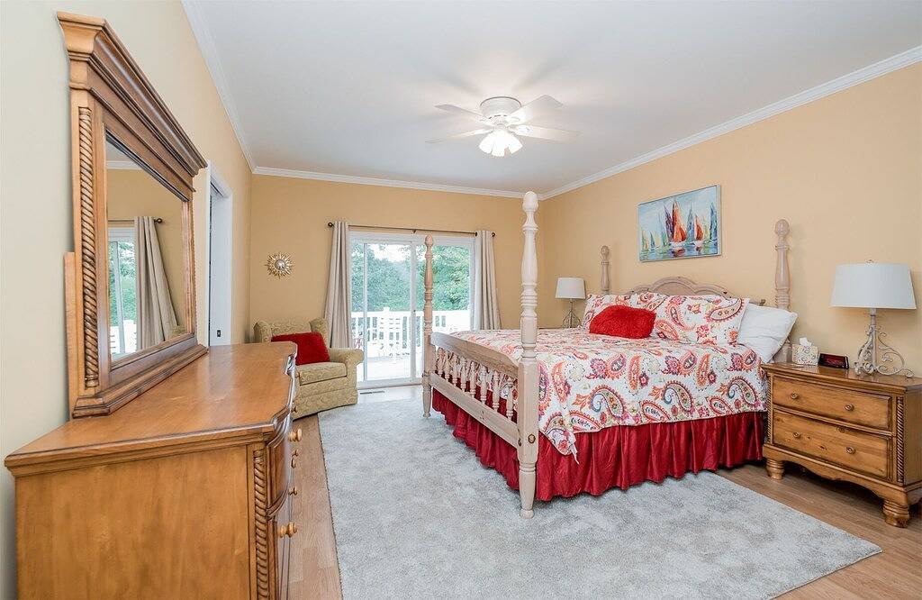 Dock Daze | Luxury Rental | Great Views & Lot | 3-night min in Lake Gaston