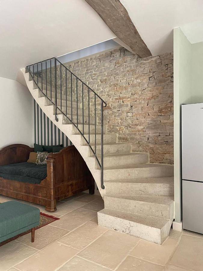 Location de vacances pour 5 personnes, avec vue ainsi que jardin et piscine, animaux acceptés à Meursault - 3