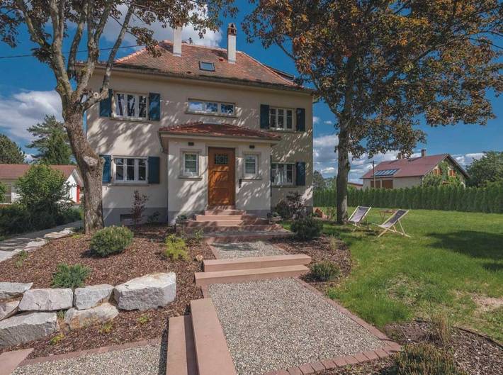 Villa pour 9 personnes, avec Balcon et Terrasse ainsi que Jardin et Vue