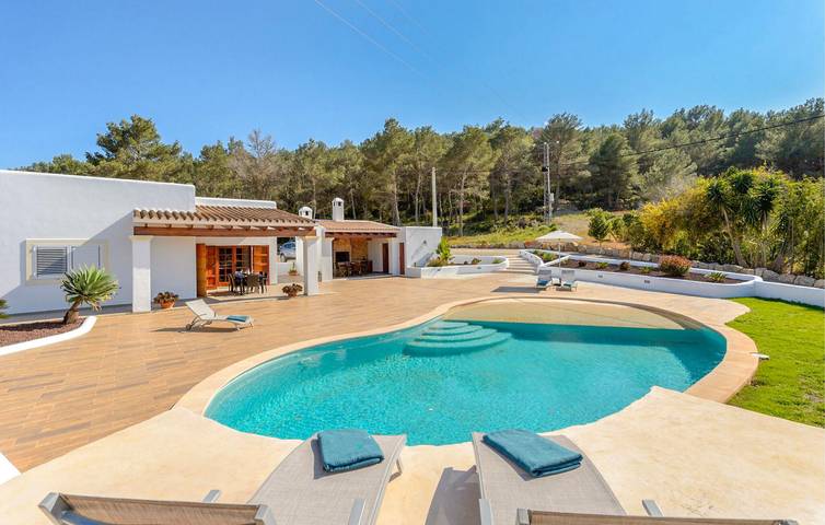 Appartement confortable avec piscine et parking, près de Santa Gertrudis in Santa Gertrudis de Fruitera, Santa Eulària des Riu