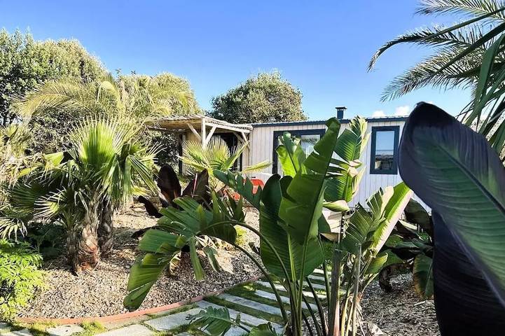 Camping pour 4 personnes, avec jardin dans Côte des Légendes