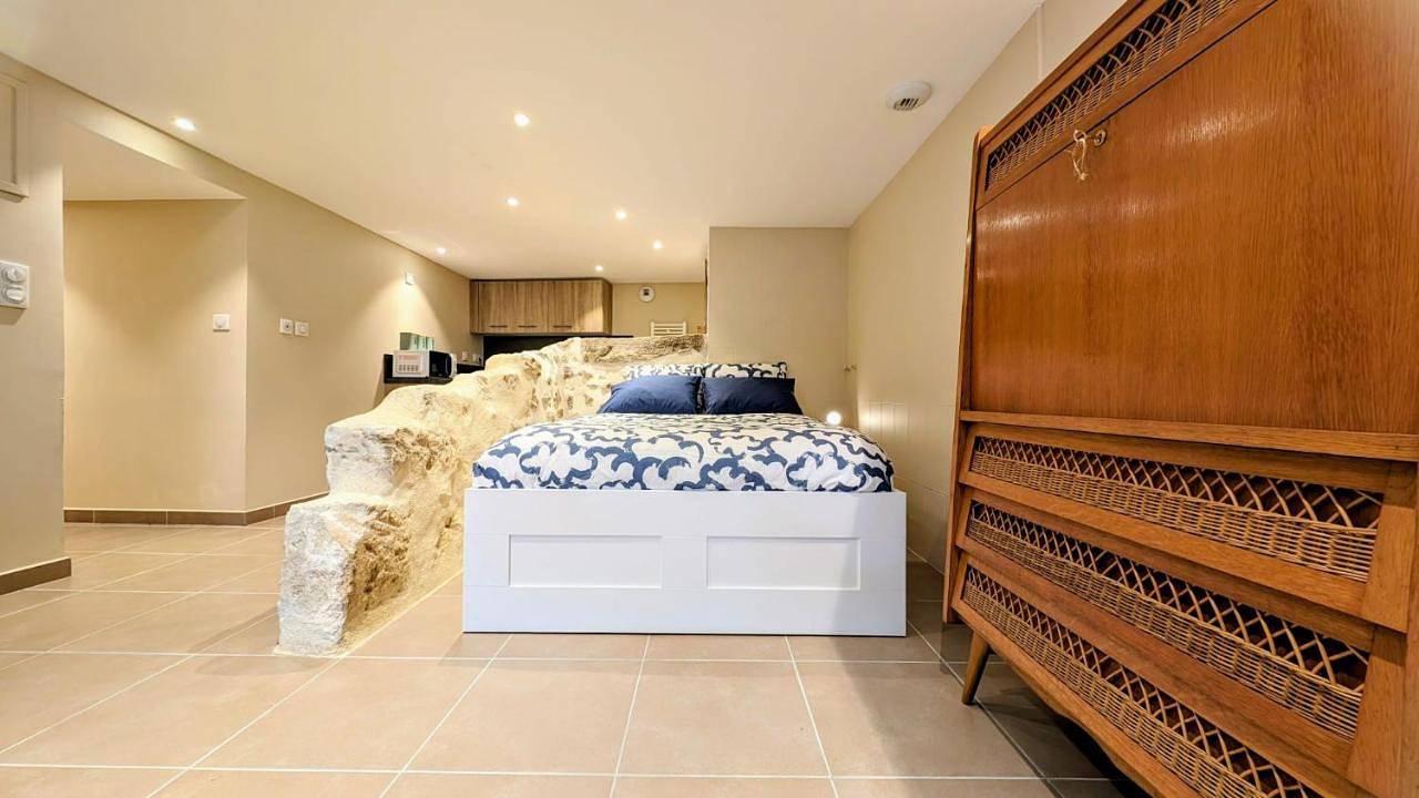 Appartement entier, One-Bedroom Apartment in Verneuil-sur-Avre, Région d'Évreux