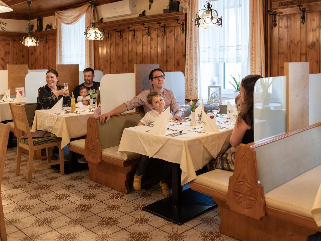 Hotel Schwarzer Adler - Hotelappartement, Bad & Wc getrennt in Friedberg (Steirerland), Steirerland