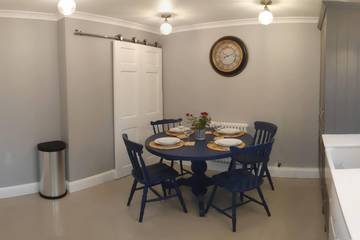 Holiday Letting for 7 People in Iver, Buckinghamshire, Photo 1