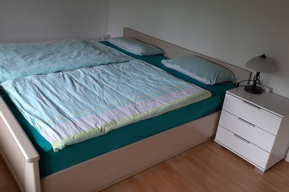 Ganze Wohnung, Wild Turkey Ranch - Hermanns Lodge - Appartement/Fewo, Dusche und Bad, Wc, 2 in Straßenhaus, Rheinland-Pfalz