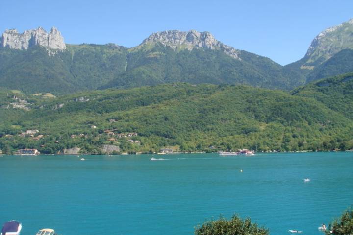 Gîte pour 2 personnes, avec balcon et vue sur le lac dans les Alpes francaises - 4