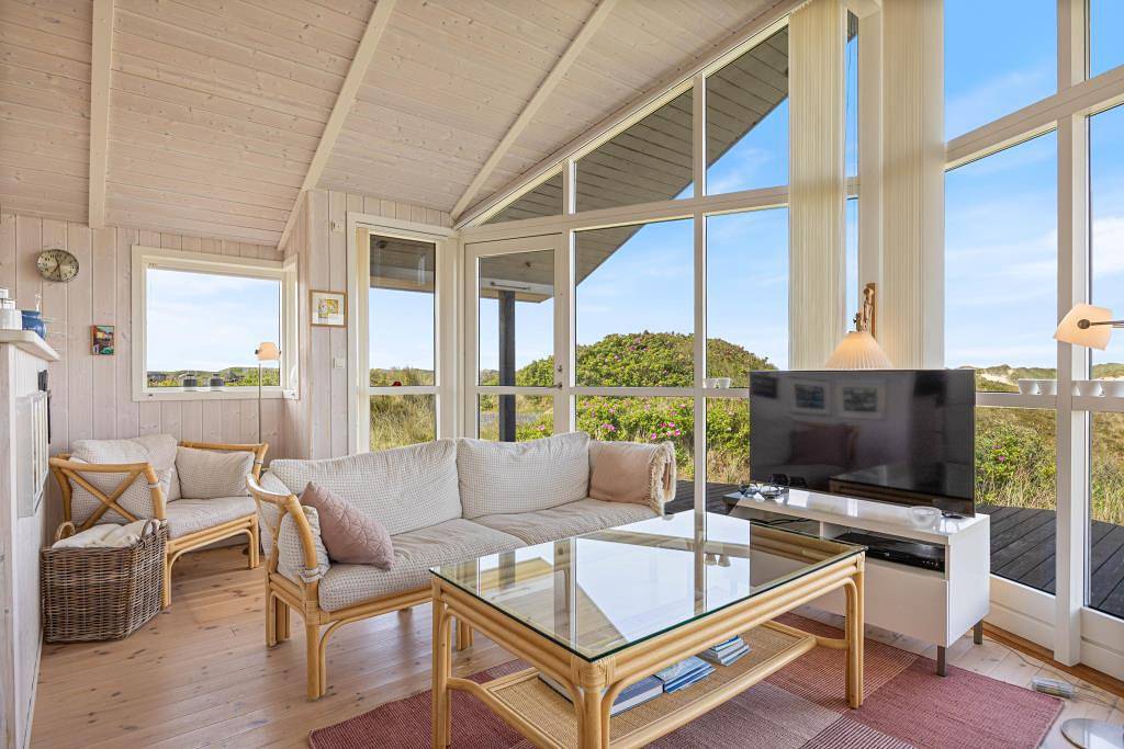 Hyggeligt sommerhus med fantastisk panoramaudsigt i Houvig in Ringkøbing, Holmsland Klit
