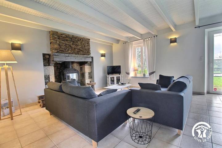 Gîte pour 6 personnes, avec terrasse ainsi que jardin et piscine dans Pluméliau-Bieuzy - 3