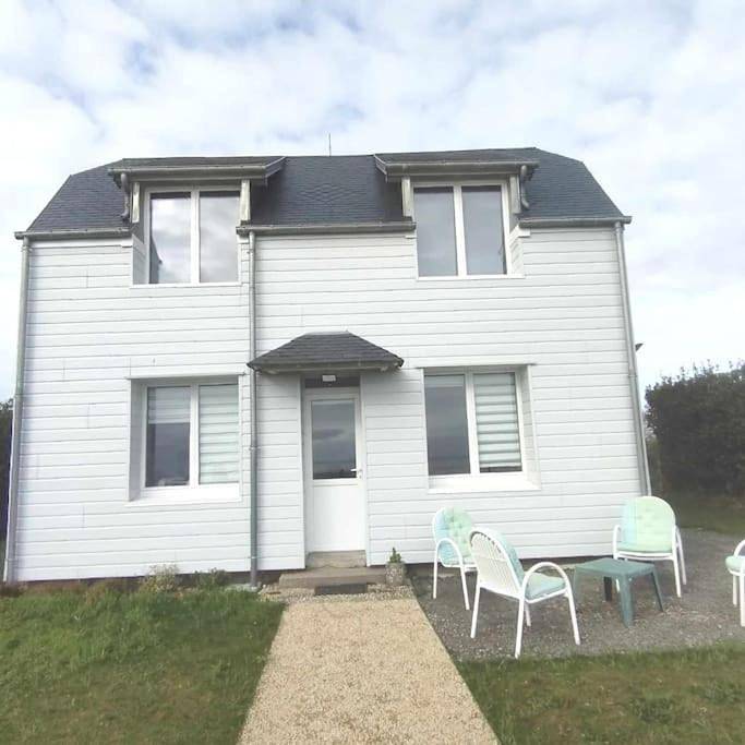 Three-Bedroom House in Champeaux, Baie du Mont-Saint-Michel