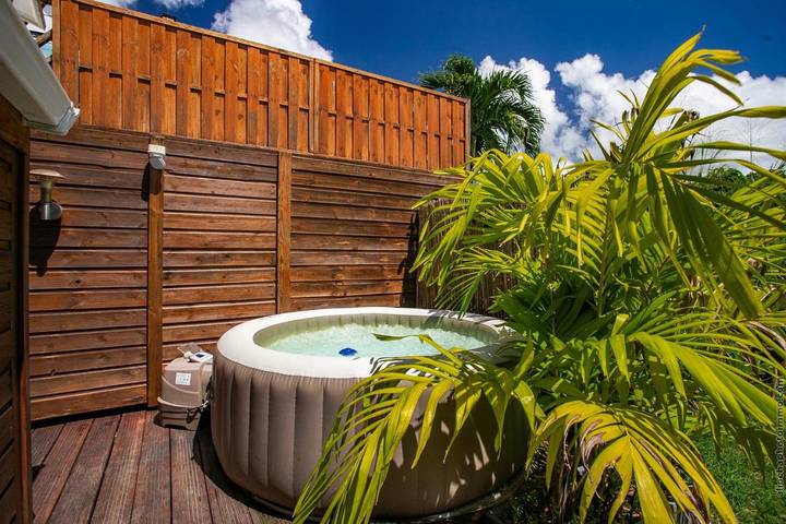 Gîte pour 3 personnes, avec vue et jardin dans Anse Corps de Garde - 2