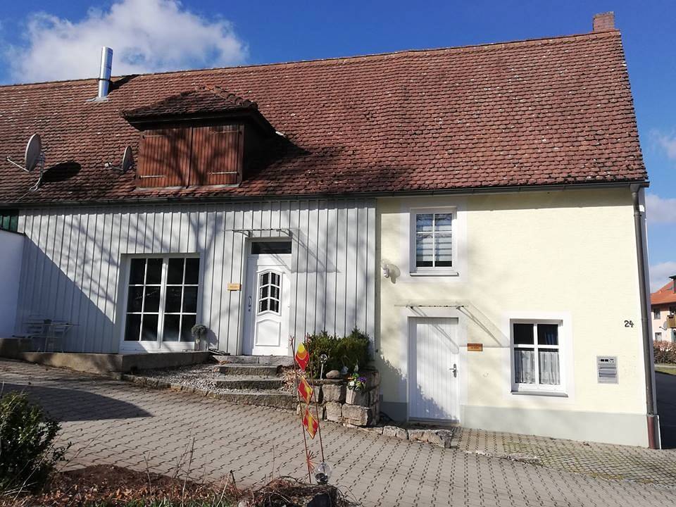 Glücksmomente-Helenenhof - Gemütliche Ferienwohnung (40m²) für maximal 3 Personen in Schillingsfürst, Romantische Straße