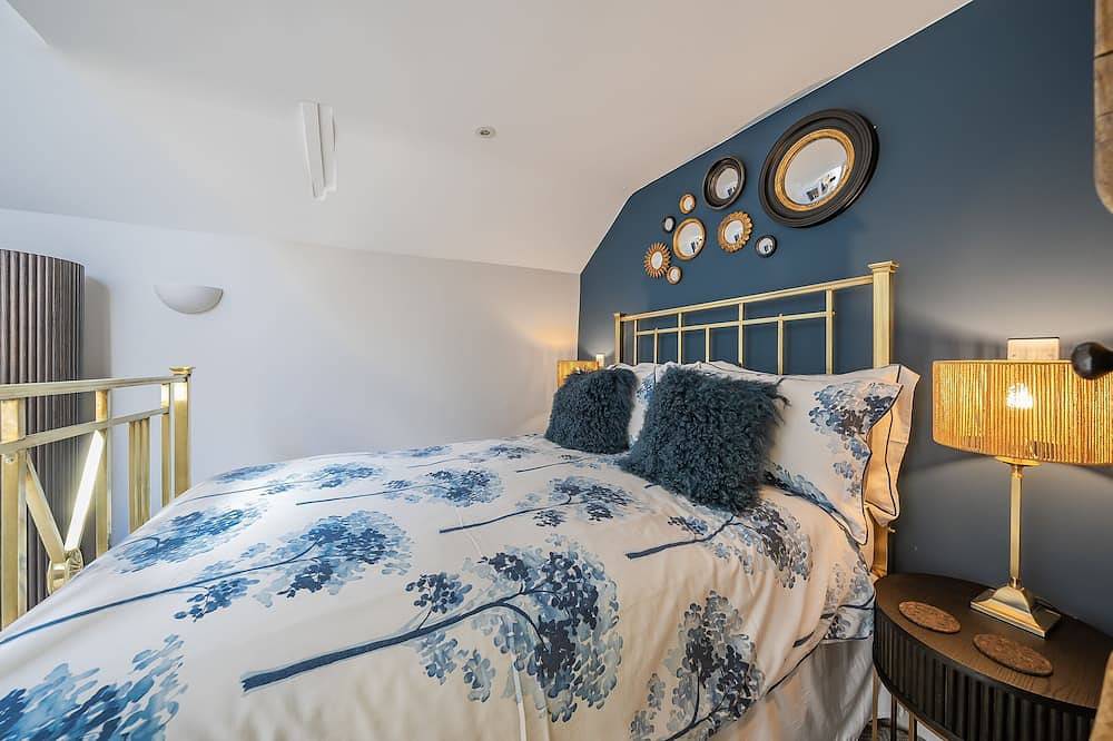 The Old Stables  - sleeps 2 guests  in 1 bedroom in Charmouth, Dorset