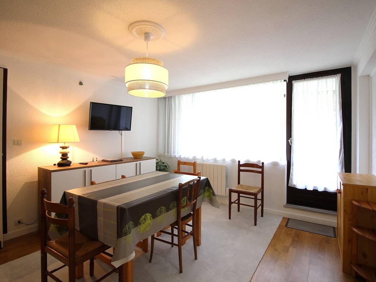 Apartamento entero, Encantador T3 en Mont-Dore, balcón, aparcamiento, cerca del centro in Mont-Dore, Parque Natural Regional Volcans d'Auvergne