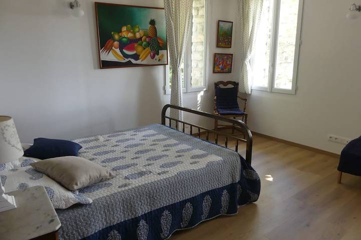Provencal house ten minutes walk from Lourmarin at the foot of the Luberon in Lourmarin, Parc naturel régional du Luberon