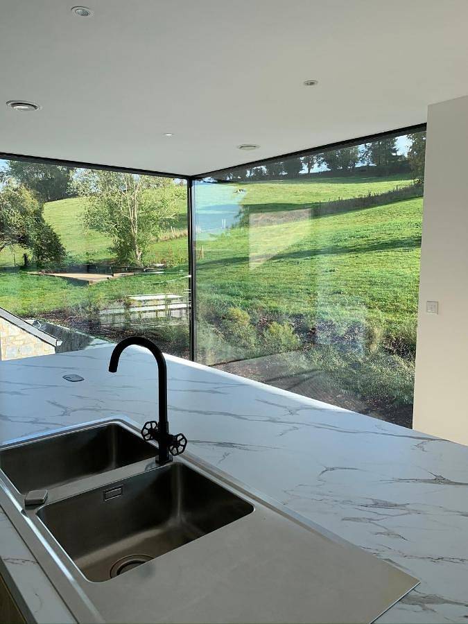 Location de vacances pour 12 personnes, avec sauna ainsi que jardin et vue dans Foy-Notre-Dame - 2