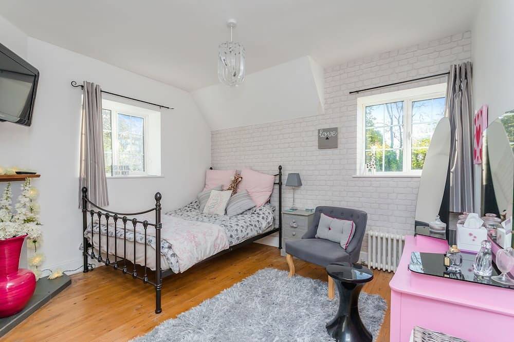 Wisteria House- Pretty country home dog friendly on request in Henfield, Sussex Occidental