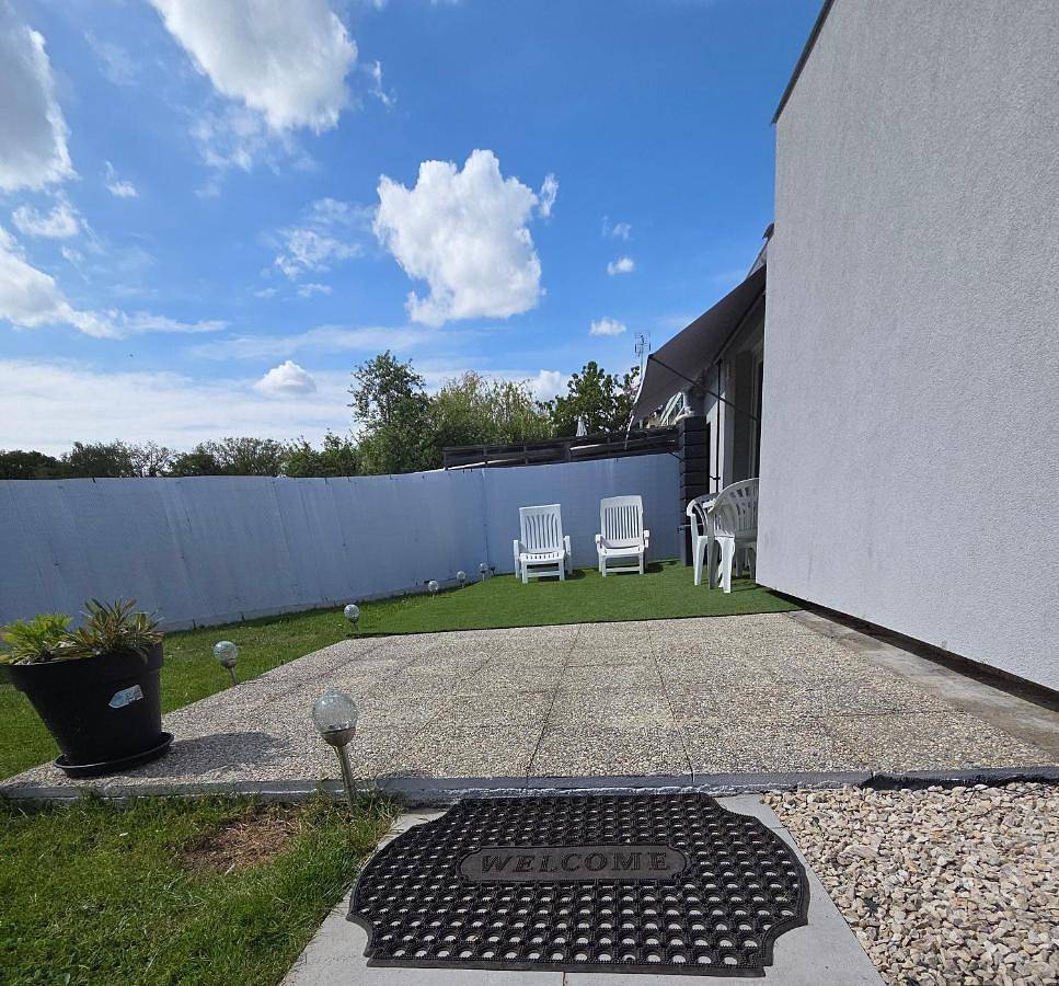 Studio avec terrasse et jardin in Roissy-en-Brie, Seine-et-Marne
