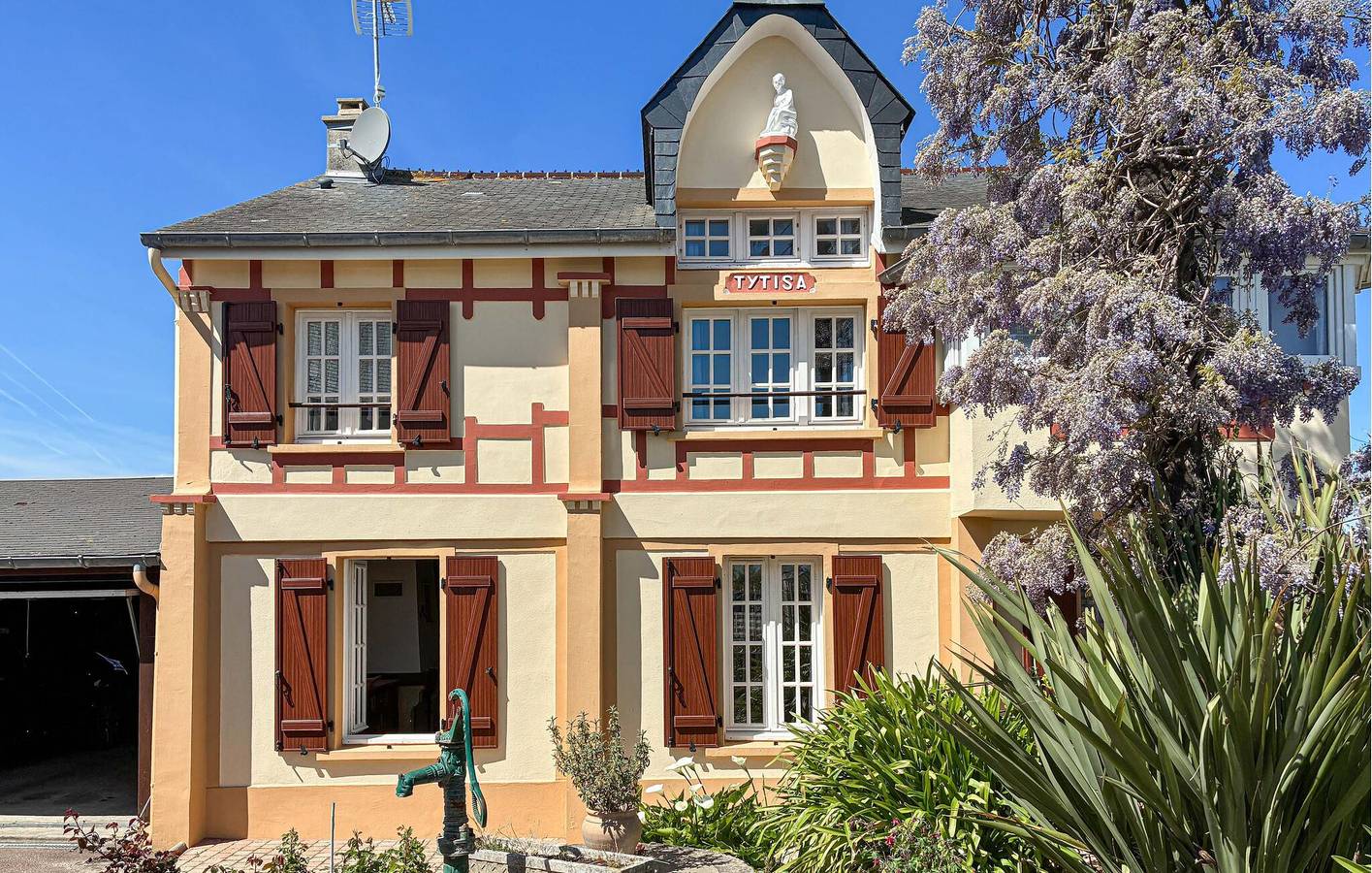 Acogedor apartamento de 85 m² con jardín, wifi y a 1,5 km de la playa in Barneville-Carteret, Côte de la Déroute