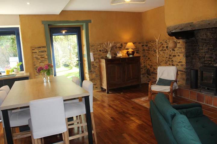 Location de vacances pour 5 personnes, avec jardin dans Saint-Médard-sur-Ille - 2