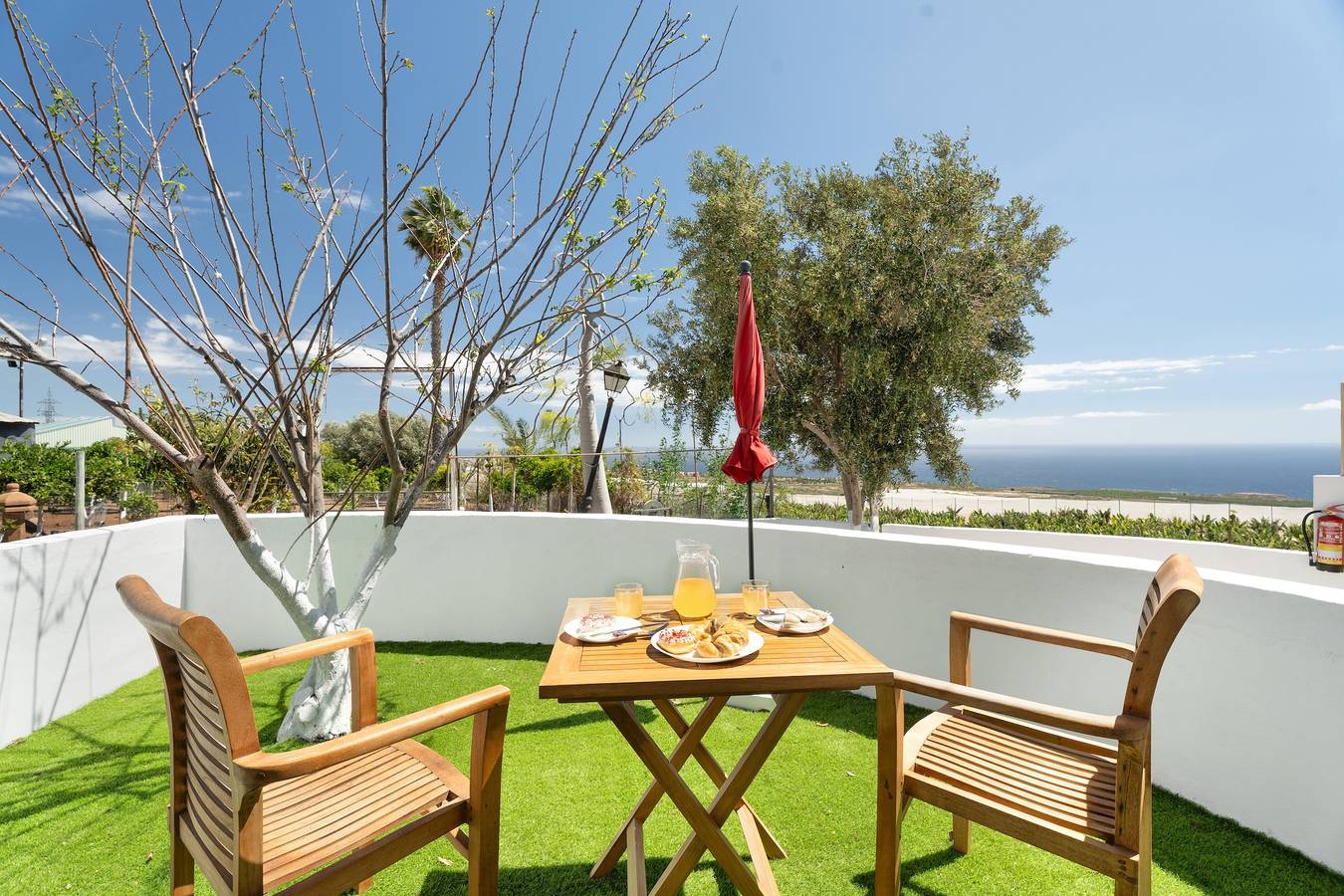 Geheel appartement, Vakantiehuis 'Mooi uitzicht op zee en zwembad Finca 4' met gedeeld zwembad, privéterras en Wi-Fi in Adeje, Zuid Tenerife