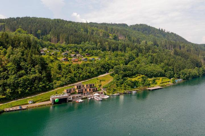 Ferienpark für 5 Personen, mit Balkon und Terrasse sowie Whirlpool und Garten in Kärnten