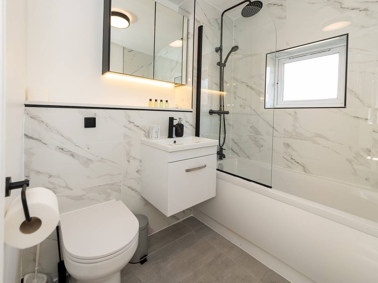 Apartamento entero, Pass the Keys | Cozy Flat Walk to Centre & Station & Free Parking in Reading, Berkshire