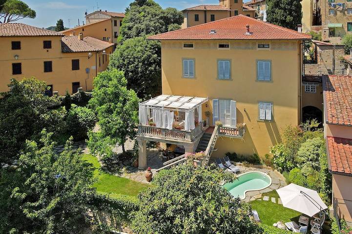 Ferienhaus für 8 Personen, mit Balkon und Garten