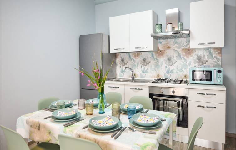 Poolside Paradise: 65m² Apartment with AC, Parking & WiFi! in Pozzallo, Ragusa Province