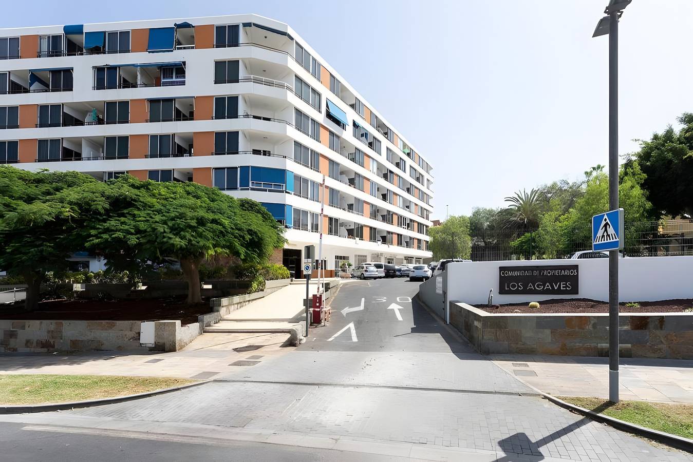 Apartamento entero, Apartamento vacacional 'Cozy Playa Las Américas' con vistas al mar, balcón y Wi-Fi in Playa de Troya, Adeje
