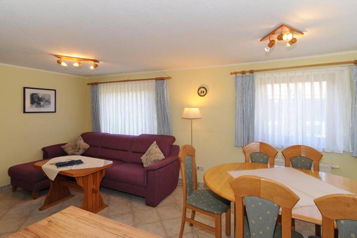 Ferienhaus für 2 Personen, mit Balkon und Terrasse sowie Seeblick und Ausblick in Schwangau - 2