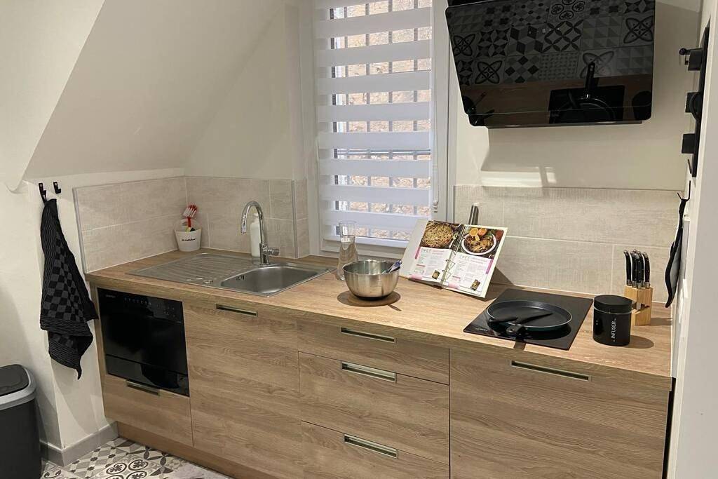 Appartement entier, One-Bedroom Apartment in Pontgouin, Région de Chartres