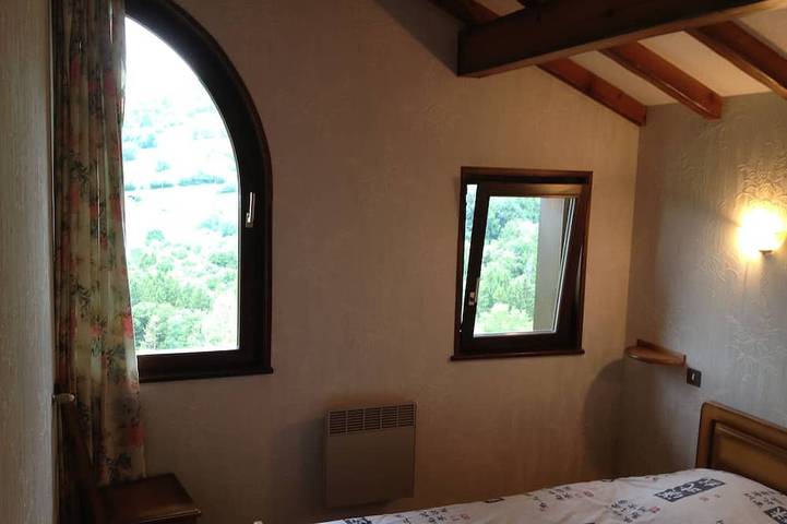 Chalet tout confort au calme dans les Hautes Vosges à la Dennerie in Fresse-sur-Moselle, Région d'Épinal