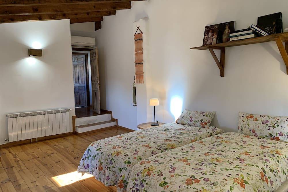 Old House of Pedro Chicote (El Sal Sal) for 6 / 7personas in Zafra de Záncara, Cuenca Province