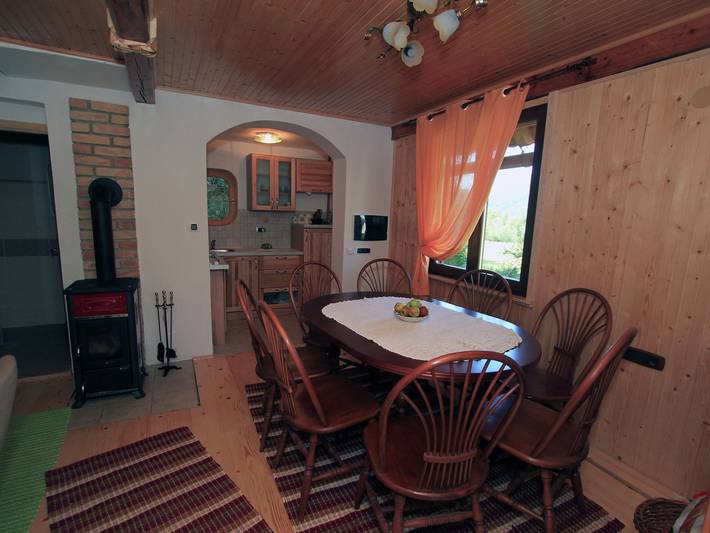Ferienhaus für 4 Personen, mit Balkon und Balkon/Terrasse sowie Garten in Delnice