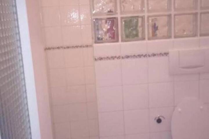 Single room in shared apartment. Immersed 400 meters from the center at two. in Plaisance (Italie), Province de Plaisance