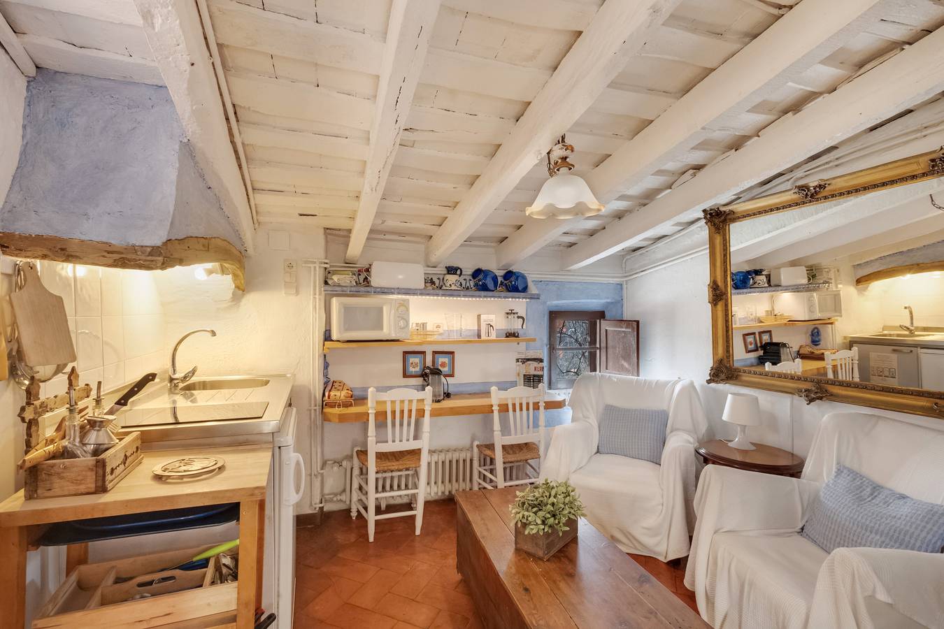 Ganze Wohnung, Ferienwohnung 'Casa Del Pastor-Burgarolas Dorf' mit Blick auf die Berge, Gemeinschaftspool und Wi-Fi in Castellterçol, Barcelona Binnenland