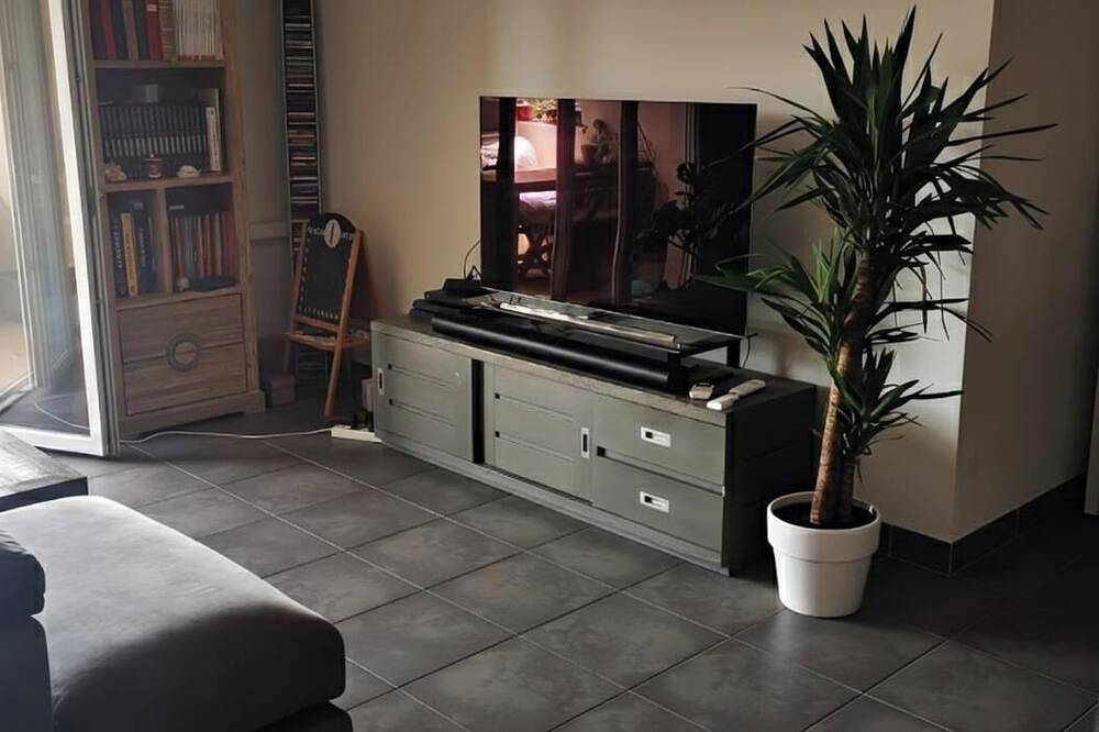 Lovely 3-room apartment overlooking the Tanneron, 10 minutes from the sea and Grasse in Pégomas, Region de Cannes