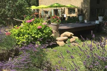 Gîte pour 4 personnes, avec piscine et jardin ainsi que terrasse et sauna, animaux acceptés à Puget