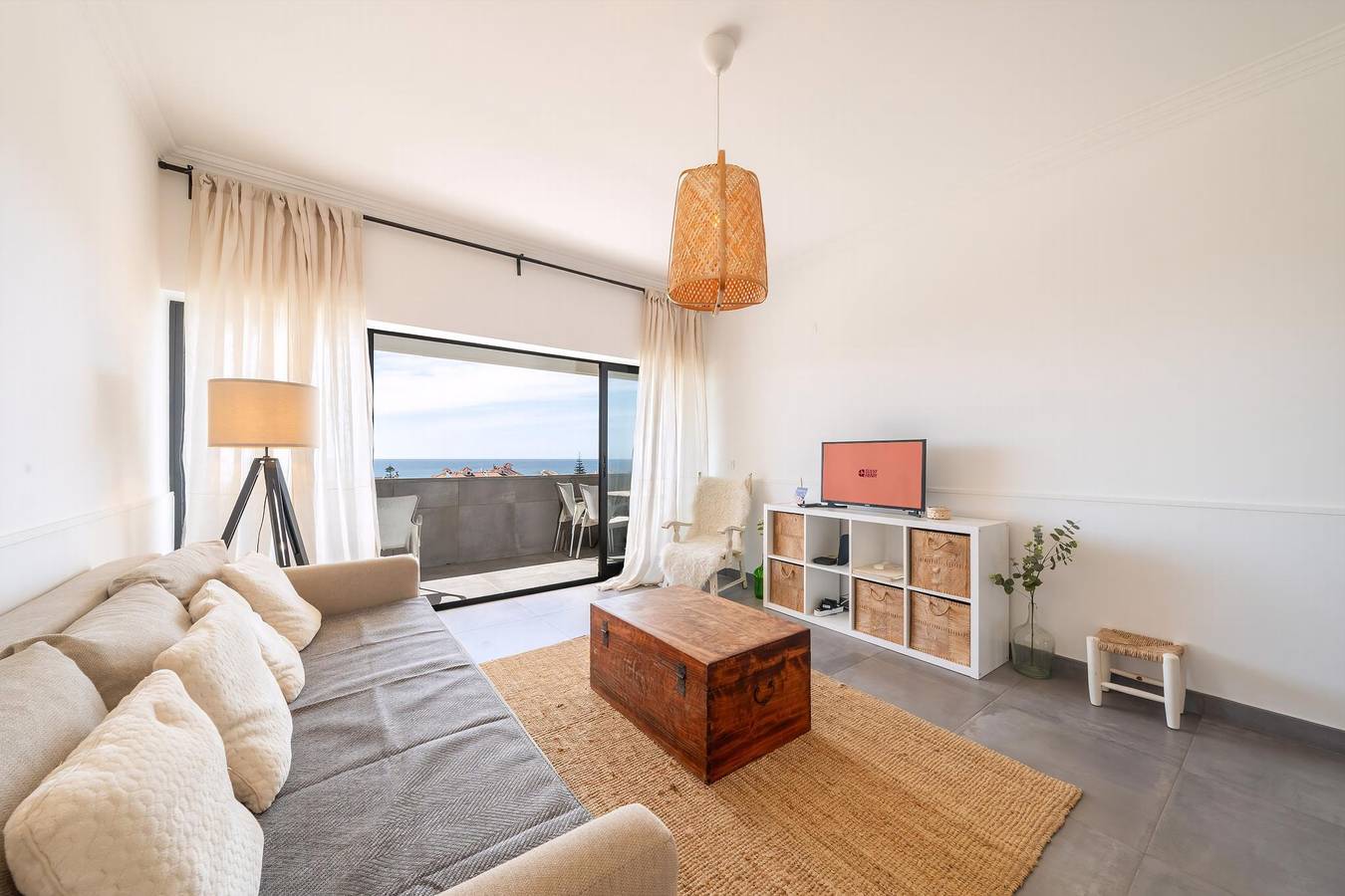 Apartamento inteiro, Guestready - Apple beach hideaway with sea views in Praia das Maçãs, Colares