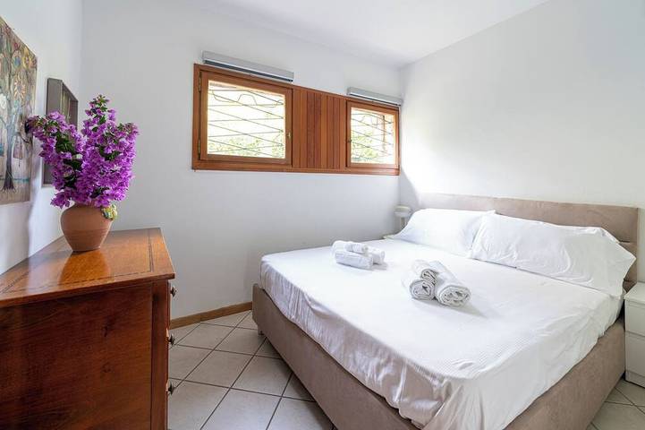 Villa directly by the lake with garden. in San Felice del Benaco, Montagnes autour du lac de Garde