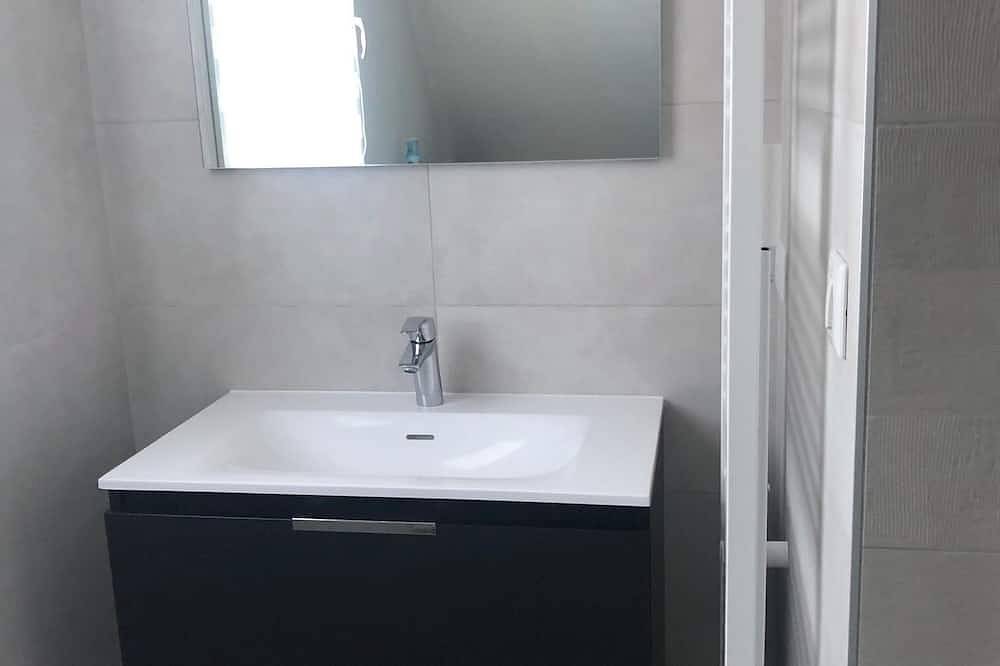 Appartement entier, Appartement indépendant - wifi - parking- petit déjeuner  (sdb -1 ch - kitch) in Ittenheim, Région de Strasbourg