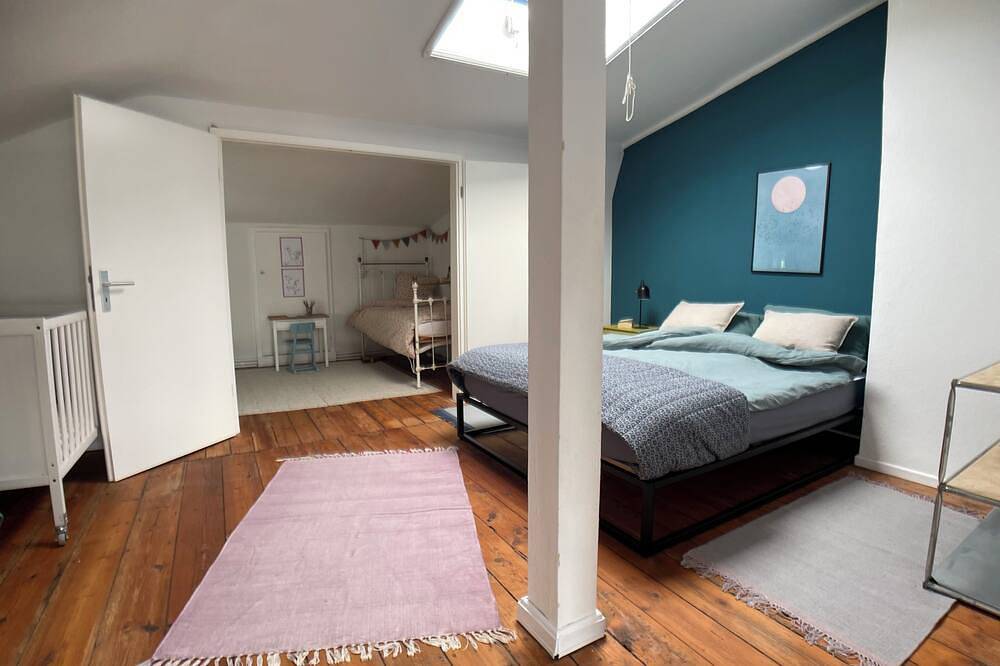 Apartamento entero, Bright top-floor apartment with large south-facing terrace in Sankt Jürgen, Lübeck