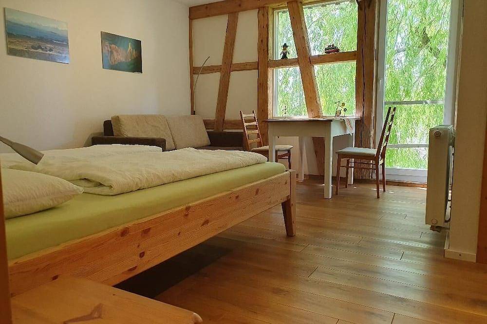 Ganze Wohnung, Ruhe genießen im 200 Jahre alten Bauernhaus in Dornhan, Mittlerer Schwarzwald