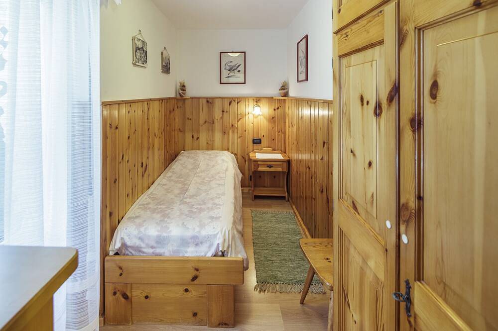 Entire apartment, Casa Ciasatua - Your oasis of relax among the peaks of Cortina in Cortina d'Ampezzo, Dolomiti Superski